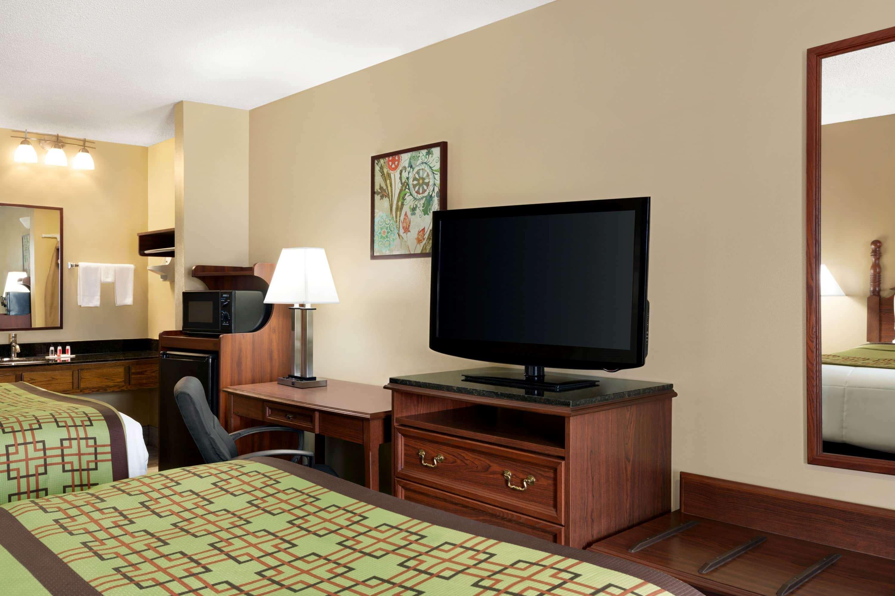 Baymont By Wyndham Motel