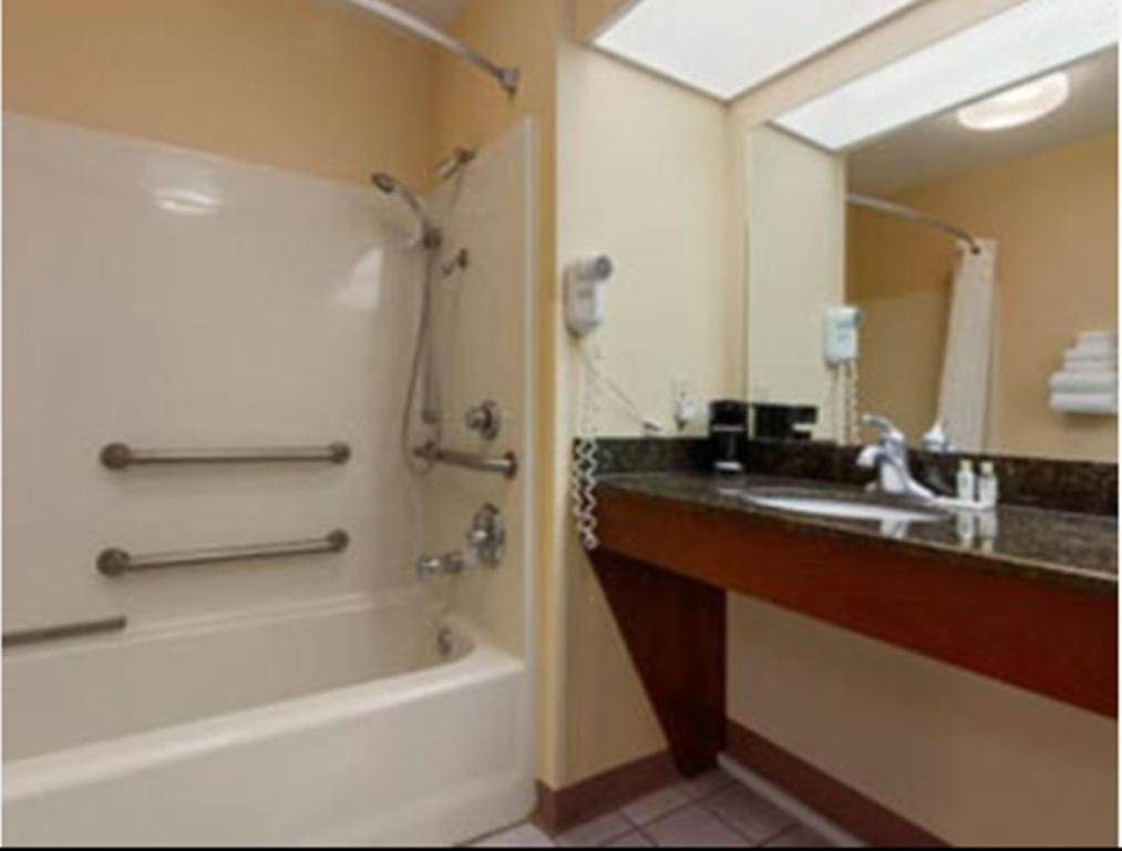 Baymont By Wyndham 2* Warner Robins