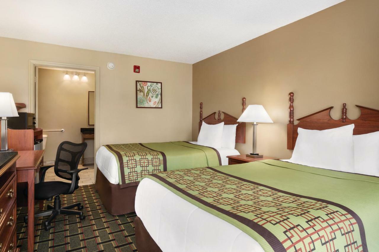 Baymont By Wyndham Motel 2*