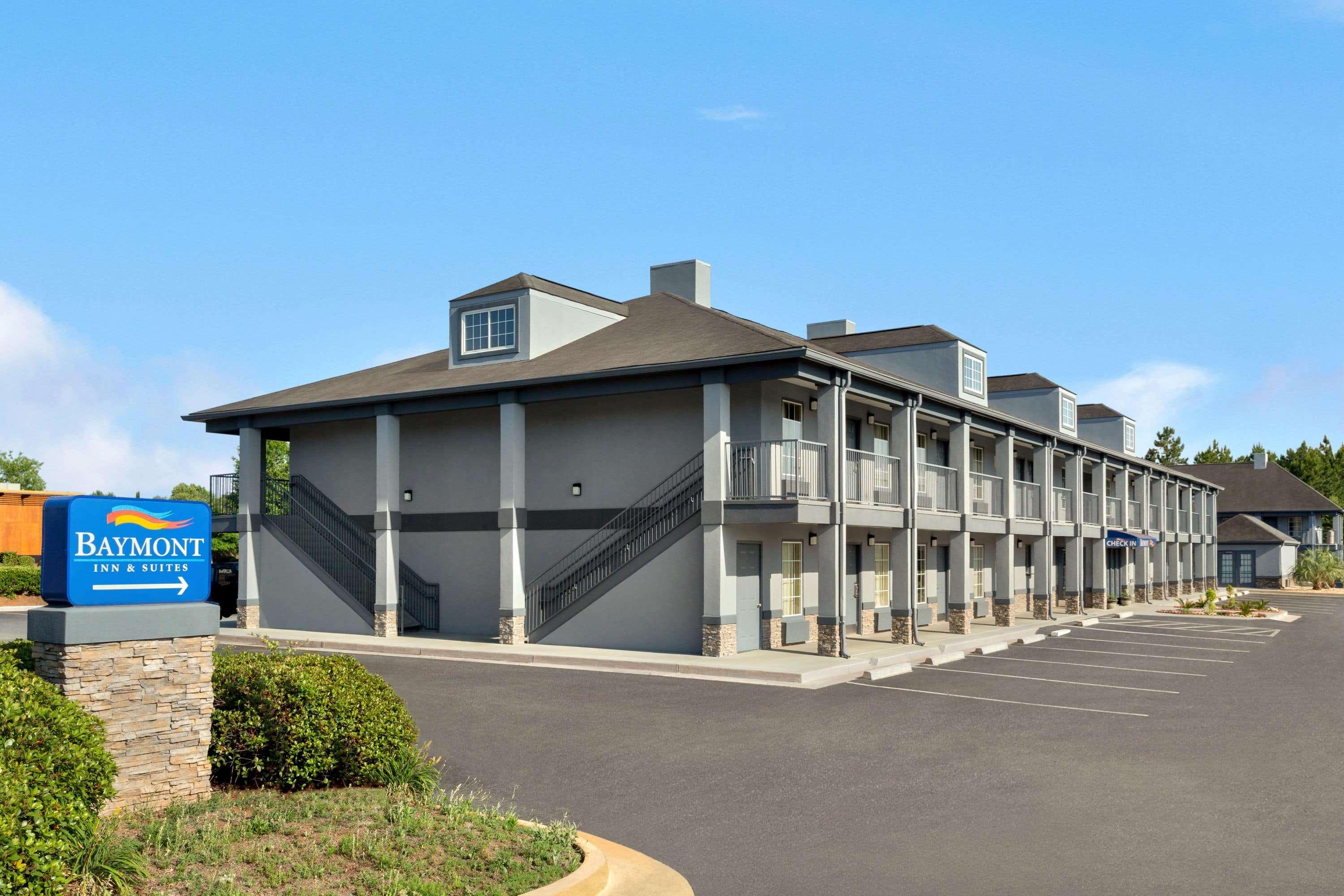 Baymont By Wyndham Motel